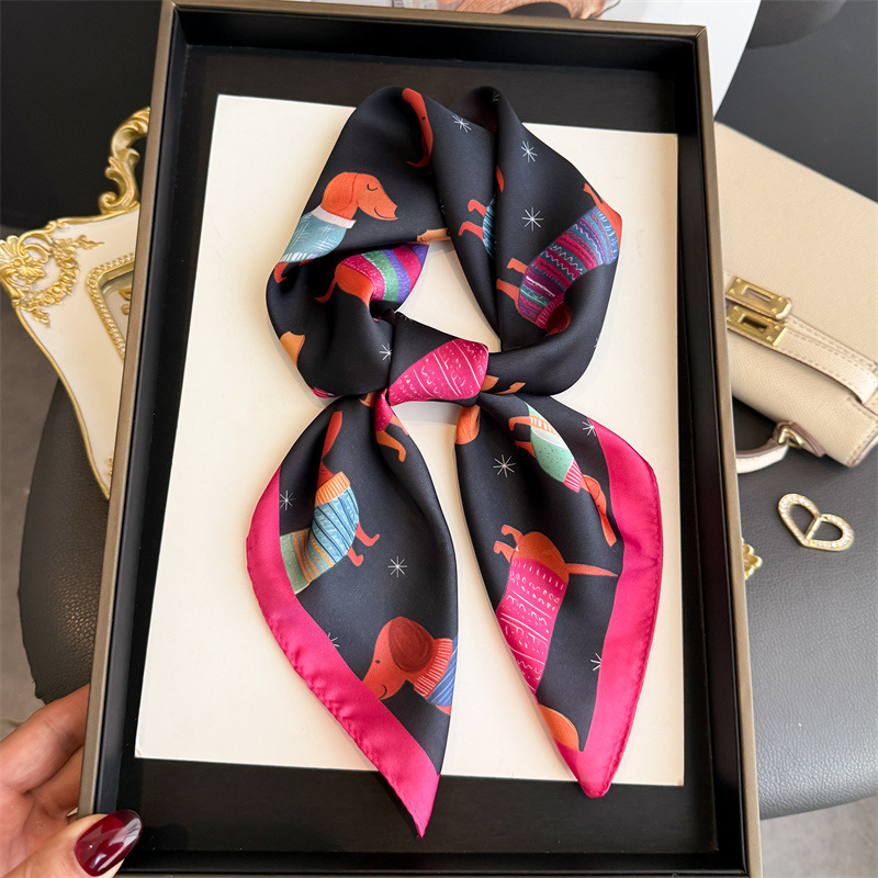Silk Scarf Square - 패션 위너 도그 프린트 반다나 스카프