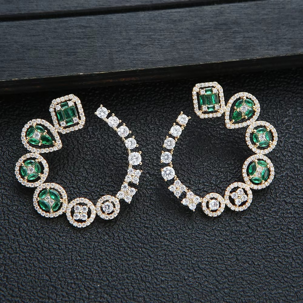 여성을위한 럭셔리 라운드 스터드 귀걸이 웨딩 큐빅 지르 - Women Accessories Dubai 리뷰 및 가격